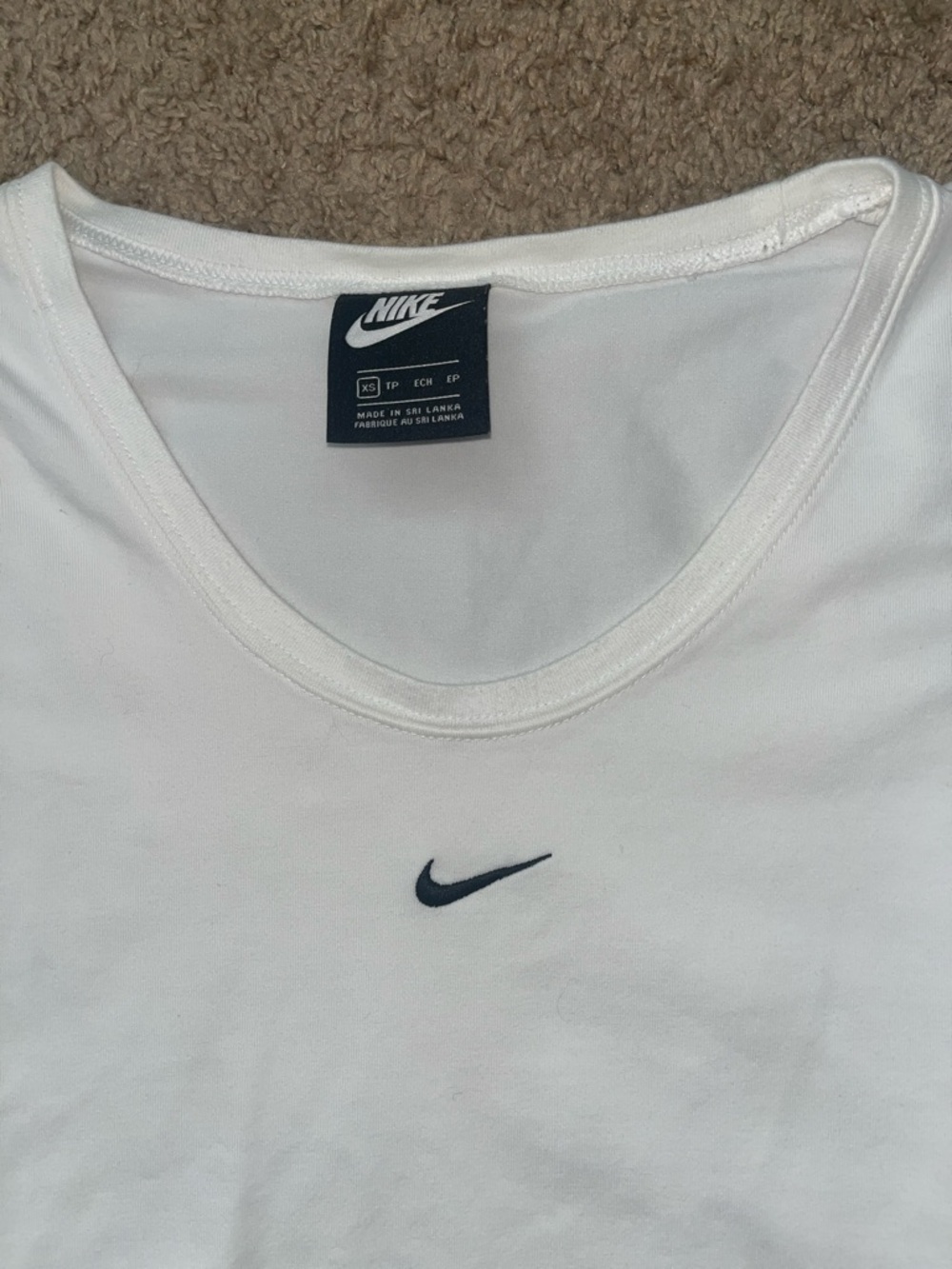 Nike top - Picture 3 of 3